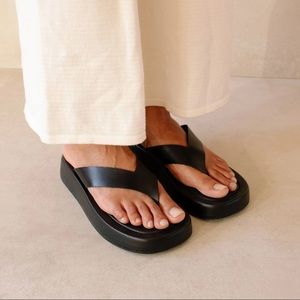 ALOHAS Black Overcast Sandal